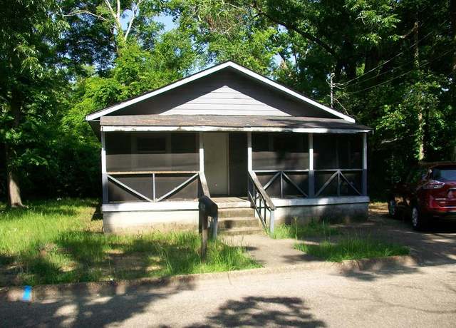 Property at 708 Linden St, Dothan, AL 36303, 3 beds, 1 bath