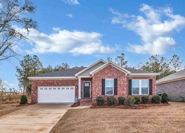 Property at 303 Courtland Dr, Dothan, AL 36301, 4 beds, 2 baths