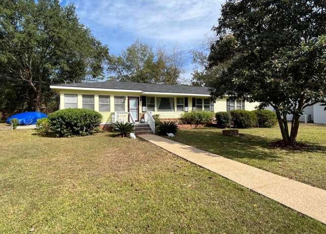 Property at 1922 Sullivan Dr, Dothan, AL 36303, 3 beds, 2 baths
