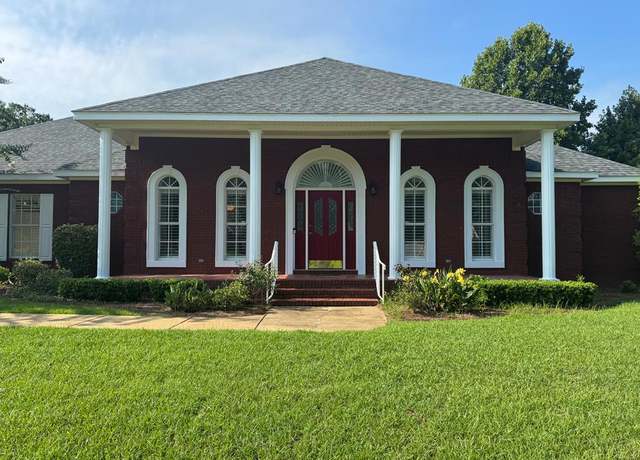 Property at 103 Berkeley Way, Dothan, AL 36305, 4 beds, 2.5 baths