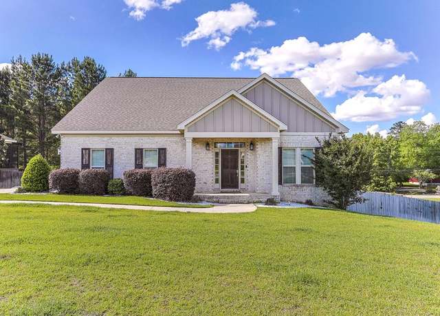 Property at 207 Kirksey Dr, Dothan, AL 36305, 4 beds, 2.5 baths