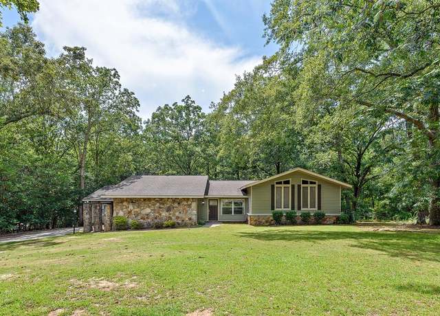 Property at 906 Wimbledon Dr, Dothan, AL 36305, 3 beds, 2 baths