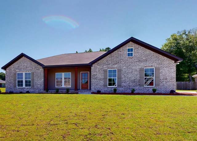 Property at 205 Courtland Dr, Dothan, AL 36301, 4 beds, 2.5 baths