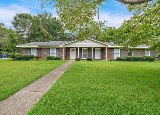 Property at 3208 Tennyson Dr, Dothan, AL 36305, 3 beds, 2 baths