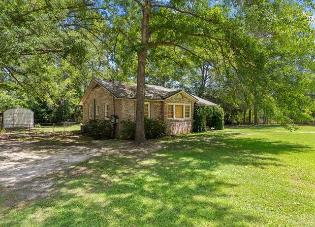 Property at 700 S Lakeview, Dothan, AL 36301, 3 beds, 1 bath