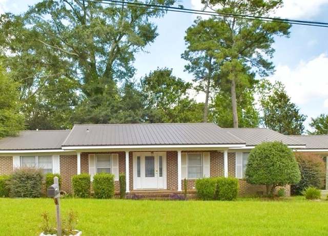 Property at 300 Mixson St, Enterprise, AL 36330, 3 beds, 2 baths