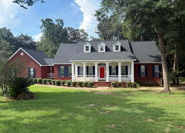 Property at 501 Dunleith Blvd, Dothan, AL 36303, 5 beds, 3.5 baths