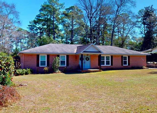 Property at 706 Wildwood Ave, Dothan, AL 36303, 4 beds, 2 baths