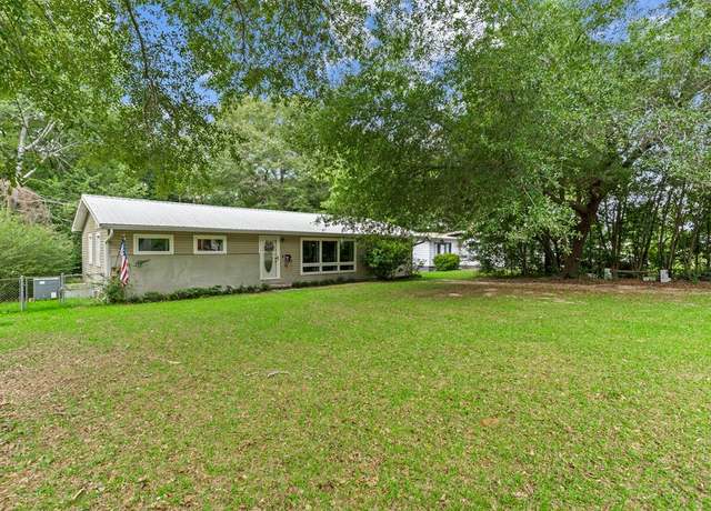Property at 107 East Marion Dr, Dothan, AL 36301, 3 beds, 2 baths