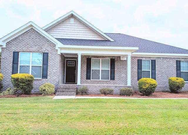 Property at 2017 Fern Dr, Dothan, AL 36301, 3 beds, 2 baths