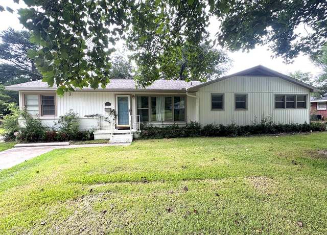 Property at 525 Santolina Rd, Dothan, AL 36303, 3 beds, 3 baths