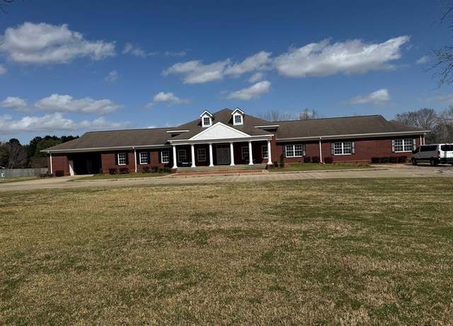 Property at 368 County Line Rd, Dothan, AL 36305, 10 beds, 10.5 baths