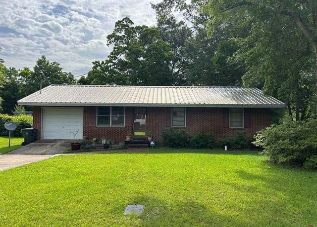 Property at 311 Massee Dr, Dothan, AL 36301, 3 beds, 1 bath