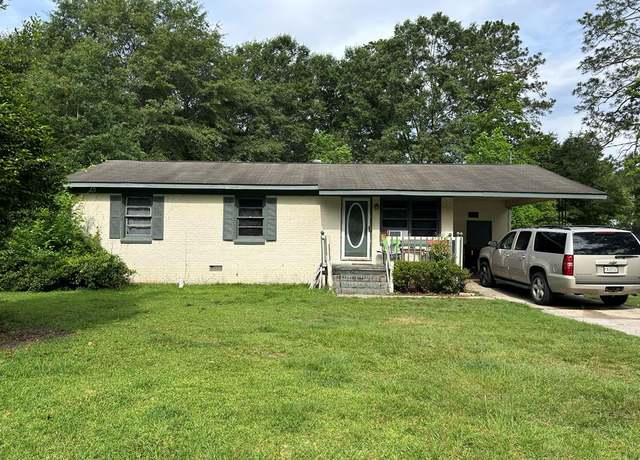 Property at 402 Reid Dr, Dothan, AL 36301, 3 beds, 1.5 baths