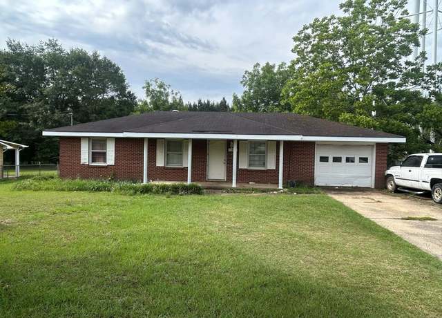 Property at 56 Clara St, Cowarts, AL 36321, 3 beds, 1.5 baths