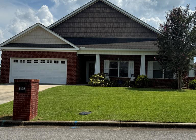 Property at 102 Tiffany Dr, Dothan, AL 36301, 3 beds, 2.5 baths
