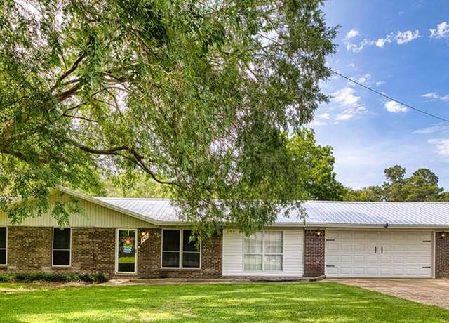 Property at 742 Peters Rd, Slocomb, AL 36375, 3 beds, 2.5 baths