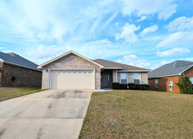 Property at 104 Winterberry Rd, Dothan, AL 36301, 3 beds, 2 baths
