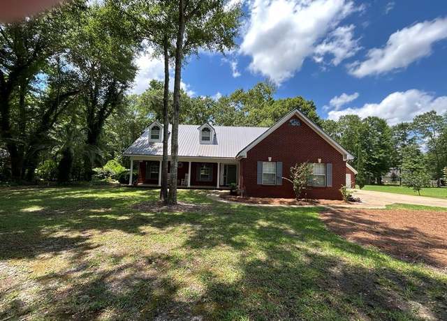 Property at 123 Waterford Way, Ashford, AL 36321, 5 beds, 3 baths