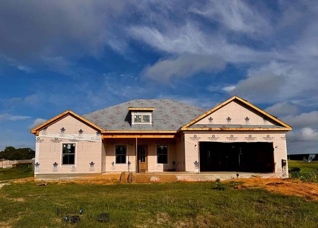 Property at 23 Olaff Rd, Cowarts, AL 36321, 4 beds, 2 baths