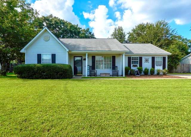 Property at 105 Periwinkle Ct, Dothan, AL 36301, 3 beds, 2 baths