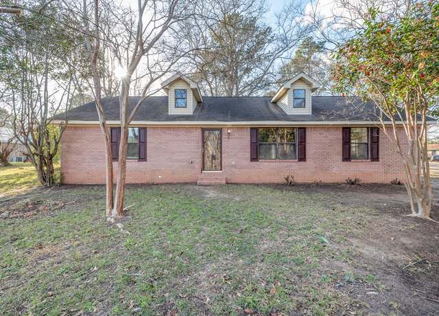 Property at 410 Maverick Dr, Dothan, AL 36301, 3 beds, 2 baths