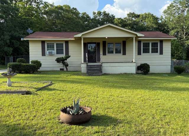 Property at 2303 Brown St, Dothan, AL 36303, 3 beds, 2 baths