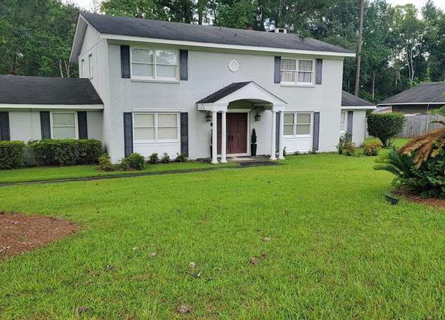 Property at 2110 Stonebridge Rd, Dothan, AL 36301, 4 beds, 2.5 baths