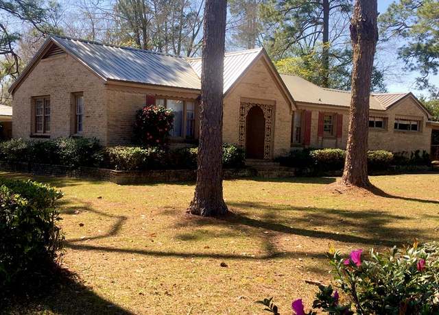 Property at 404 Moss St, Dothan, AL 36301, 2 beds, 1 bath
