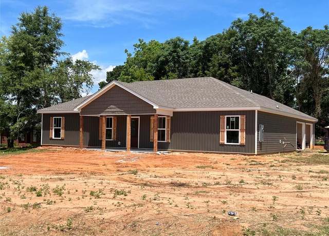 Property at 729 Sandstone Dr, Dothan, AL 36303, 3 beds, 2 baths
