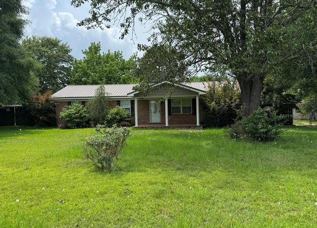 Property at 856 Rossi, Dothan, AL 36305, 2 beds, 2 baths