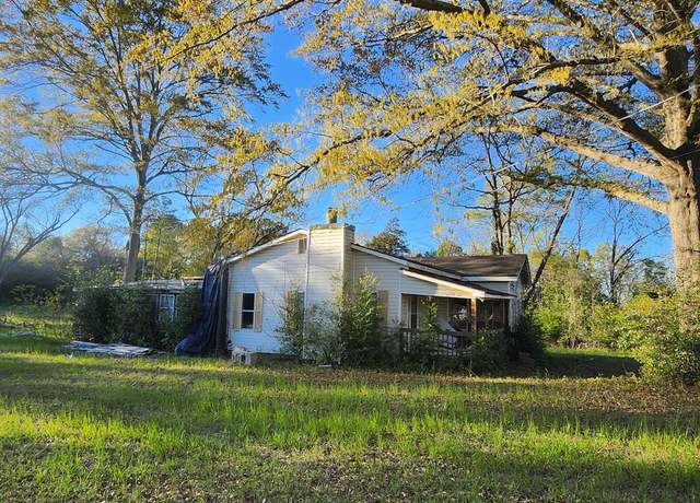 Property at 166 Girard St, Abbeville, AL 36310, 3 beds, 2 baths