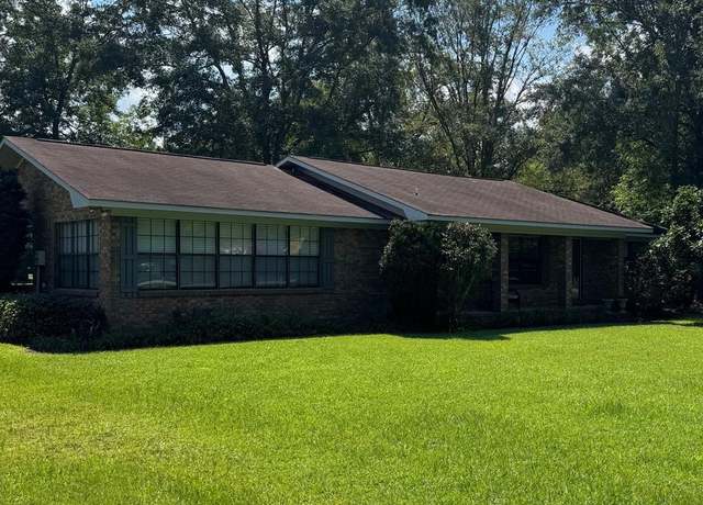 Property at 123 Helen St, Cowarts, AL 36321, 3 beds, 2 baths