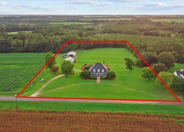 Property at 900 County Road 165, Headland, AL 36345, 3 beds, 2.5 baths