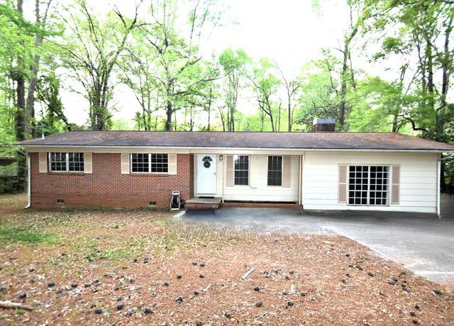 Property at 145 Deerpath St, Ozark, AL 36360, 5 beds, 3 baths