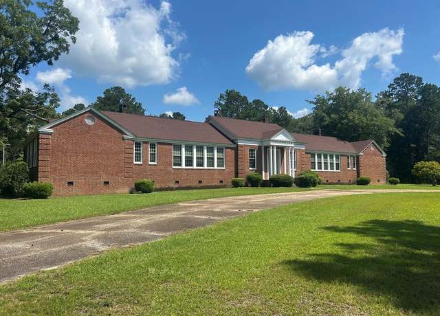 Property at 9 School House Rd, Cottonton, AL 36871, 5 beds, 5.5 baths
