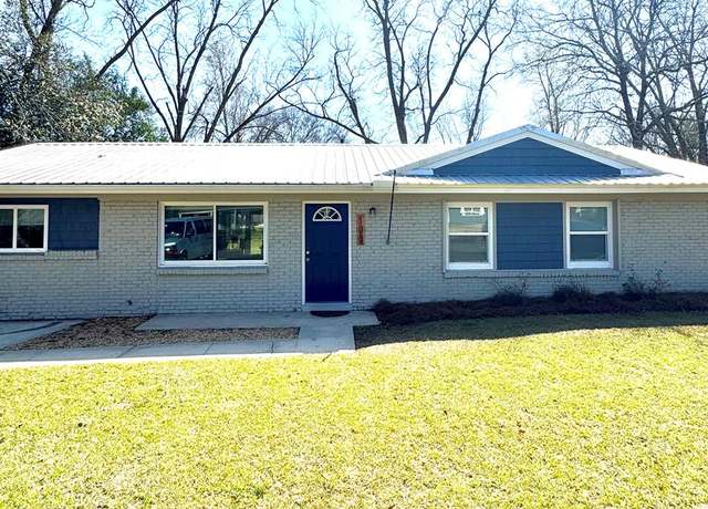 Property at 105 Deerfield Dr, Enterprise, AL 36330, 3 beds, 2 baths