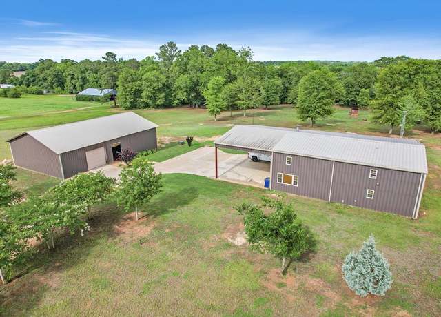 Property at 407 County Road 17, Headland, AL 36345, 3 beds, 2.5 baths