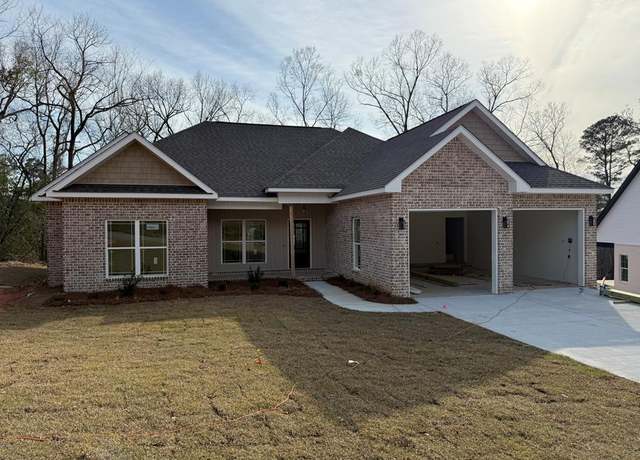 Property at 307 Old Village Rd, Ozark, AL 36360, 4 beds, 3 baths