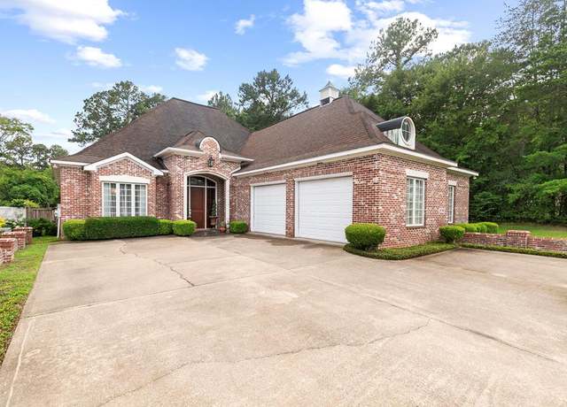 Property at 6 Williamsburg Pl, Dothan, AL 36305, 3 beds, 2.5 baths