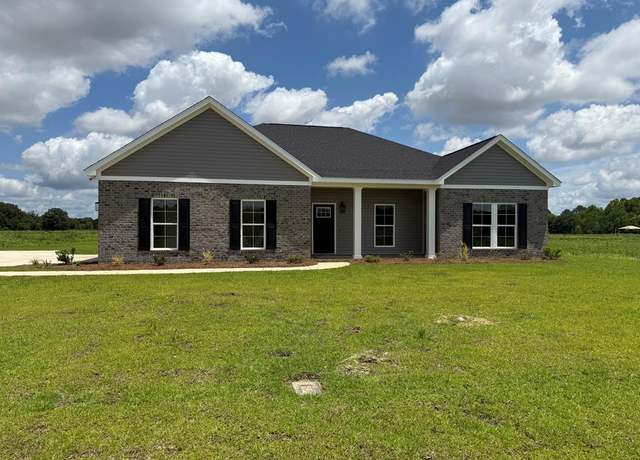 Property at 204 Cambridge Dr, Headland, AL 36345, 4 beds, 3 baths
