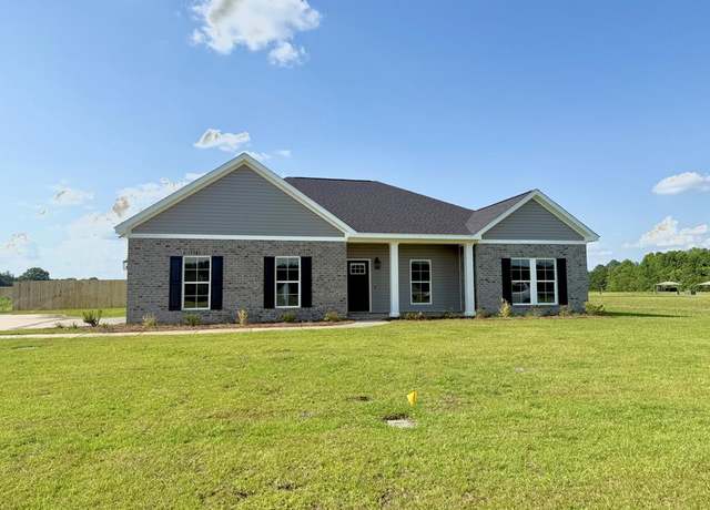 Property at 204 Cambridge Dr, Headland, AL 36345, 4 beds, 3 baths