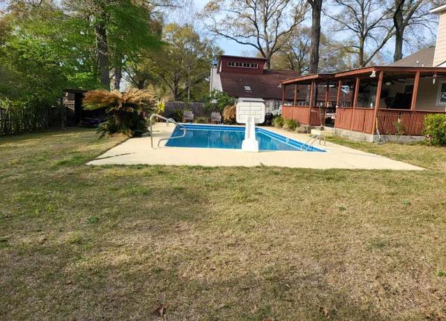 Property at 101 Liveoak Dr, Enterprise, AL 36330, 4 beds, 3 baths