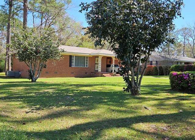 Property at 1109 Sumter St, Dothan, AL 36301, 3 beds, 1.5 baths