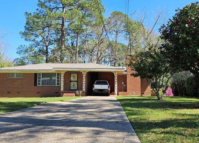 Property at 1109 Sumter St, Dothan, AL 36301, 3 beds, 1.5 baths
