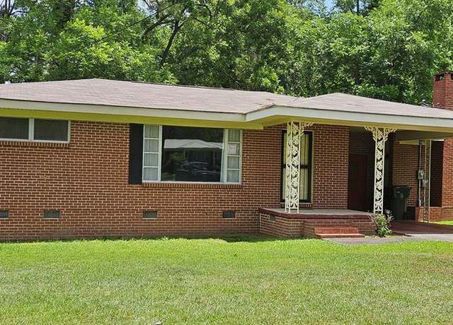 Property at 1109 Sumter St, Dothan, AL 36301, 3 beds, 1.5 baths