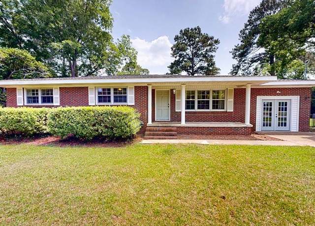 Property at 1007 Deborah St, Dothan, AL 36301, 3 beds, 2 baths