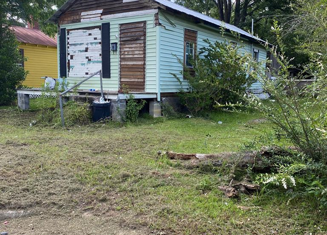 Property at 906 Houston St, Dothan, AL 36303