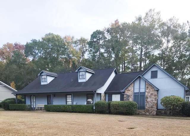 Property at 2109 Granada Dr, Dothan, AL 36303, 3 beds, 2 baths