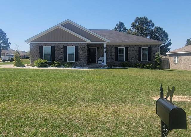 Property at 318 Courtland Dr, Dothan, AL 36301, 4 beds, 2 baths